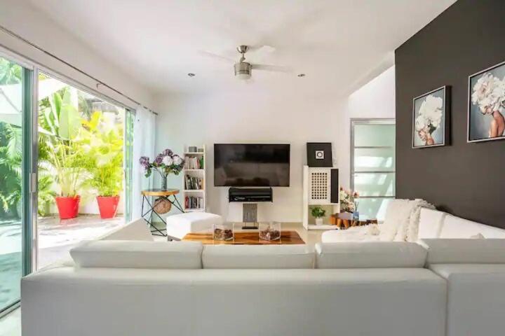 Lux 4br Playacar With Pool Villa