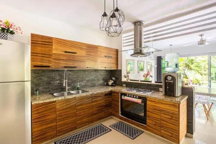 Lux 4br Playacar With Pool *
