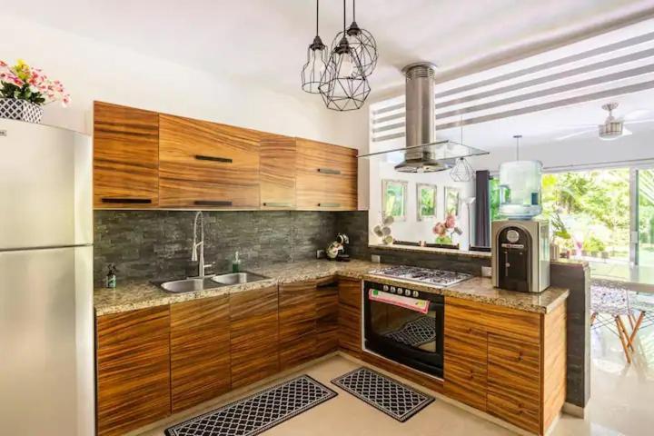 Lux 4br Playacar With Pool